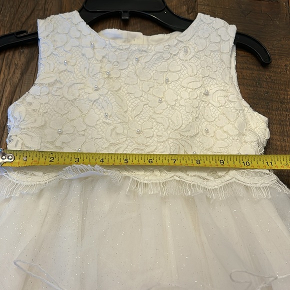 Alice Pi Little Girls Ivory Lace / Tulle Flower Girl / Communion Dress. Size 4 - Picture 10 of 12